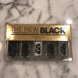 The new black ombré nail set